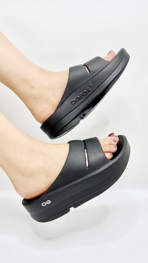 OOFOS OOmega OOahh Black - รองเท้าเพื่อสุขภาพ นุ่มสบาย