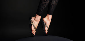 OOFOS OOlala Luxe Leopard Limited - รองเท้าเพื่อสุขภาพ นุ่มสบาย