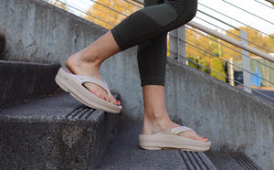 OOFOS OOmega Nomad - รองเท้าเพื่อสุขภาพ นุ่มสบาย