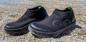 OOFOS MEN'S OOMG EEZEE MID SHOE BLACK/BLACK - รองเท้าเพื่อสุขภาพ นุ่มสบาย
